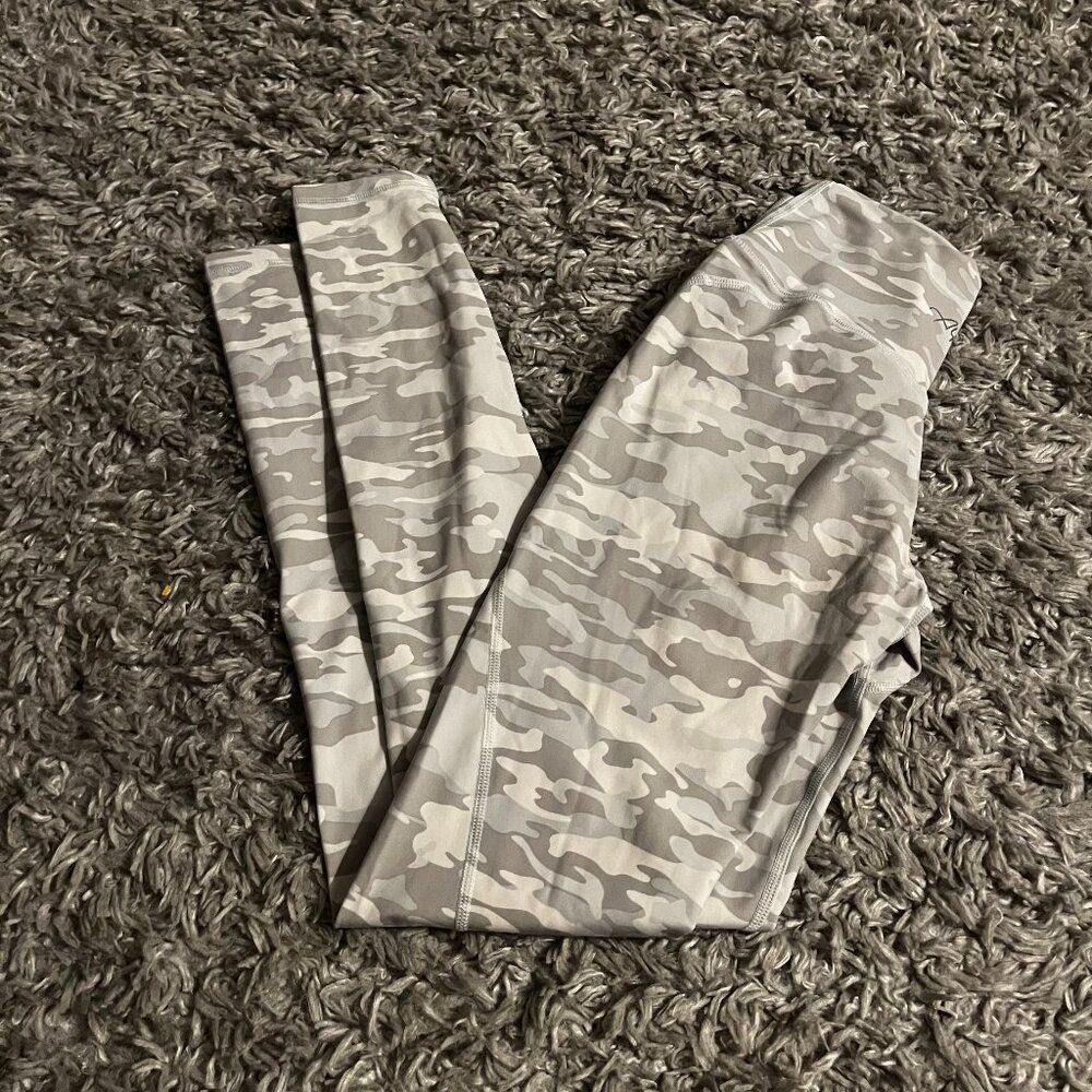 Alphalete white camo joggers size XS
